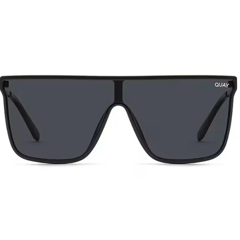 Quay Nightfall Black and Gold Sunglasses⭐️